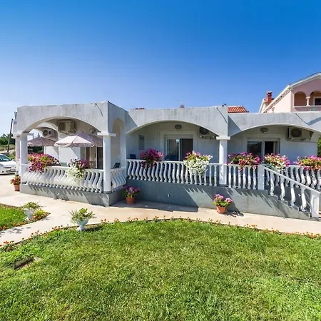 With A Parking Space Zaton, Zadar - 15000 자톤